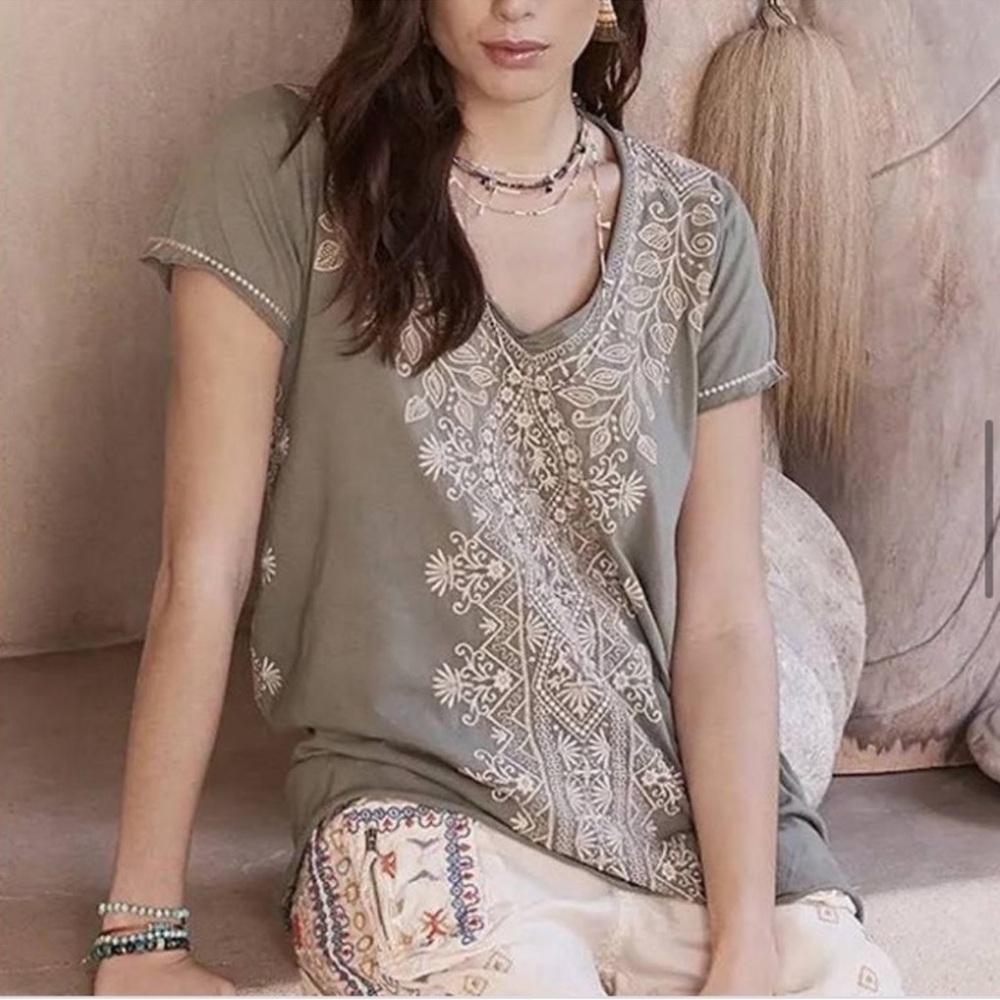 Johnny Was Tasya Gray Embroidered V-neck Short Sleeve Boho Blouse
